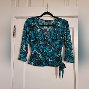 Swirl pattern cropped wrap style Blouse with 3/4 length sleeve Size Small